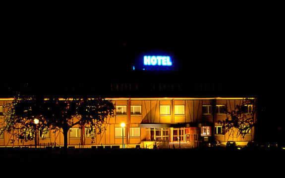 Hotel Le Saint Aubin Gournay-en-Bray Exterior photo